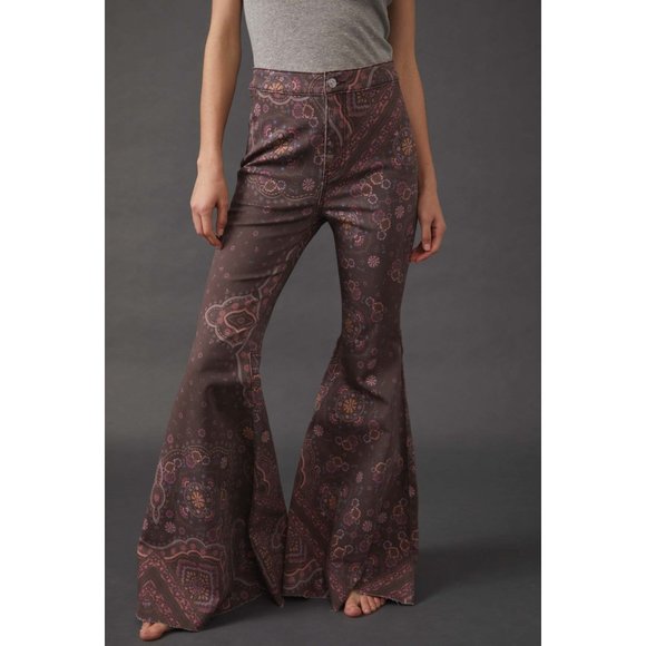 🎉LAST CHANCE🎉 FREE PEOPLE Just Float On Printed Flare Jeans / Chocolate Combo - Picture 7 of 14